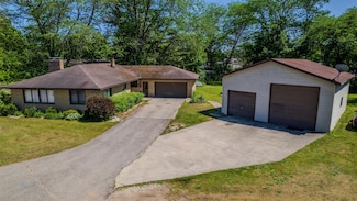 219 Lakeview Dr, Beaverton, MI 48612