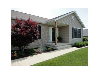 155 Highland Ave, Fairfax, IA 52228