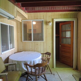 4643 Barber St, Mesick, MI 49668