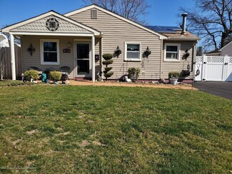 226 Orchard St, Keyport, NJ 07735