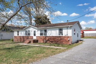2004 Washington Ct, Tullahoma, TN 37388