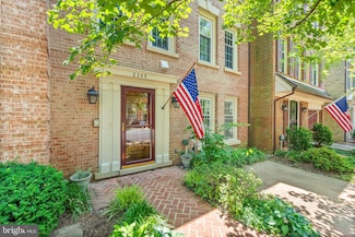 2345 S Rolfe St, Arlington, VA 22202