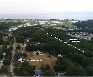 94 Tatnic Rd, Wells, ME 04090