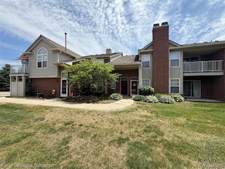 16562 Covington Dr Unit 65, Clinton Township, MI 48038