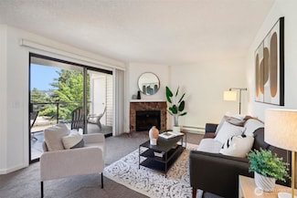 4177 W Lake Sammamish Pkwy SE Unit A208, Bellevue, WA 98008