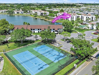 210 Lake Pointe Dr Unit 310, Oakland Park, FL 33309