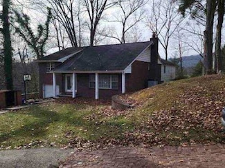 60 Woodland Dr, Madison, WV 25130