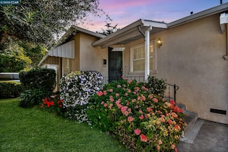 973 Paradise Blvd, Hayward, CA 94541
