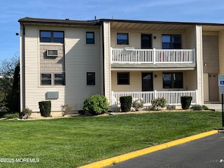 24 Wharfside Dr, Monmouth Beach, NJ 07750