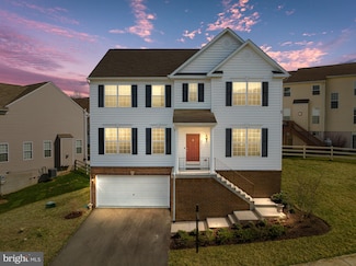 35511 Sarasota St, Round Hill, VA 20141