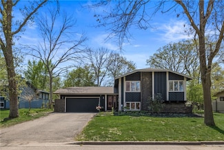 1302 Birch Dr, Hudson, WI 54016