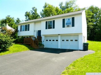 6604 Van Zandt Dr, Valatie, NY 12184