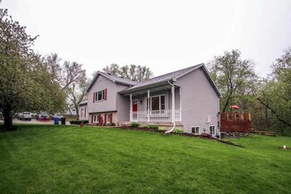5589 Twin Lane Rd, Marshall, WI 53559