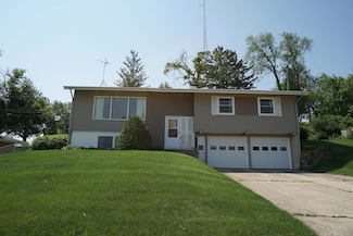 424 W Columbia Ave, Stockton, IL 61085
