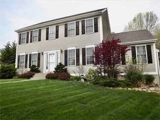 73 Oliver St, Fairhaven, MA 02719