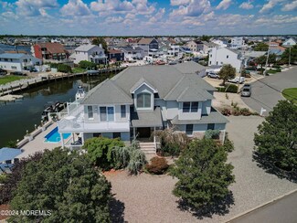 1 Osprey Dr, Toms River, NJ 08753