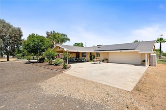 3298 N Zediker Ave, Sanger, CA 93657