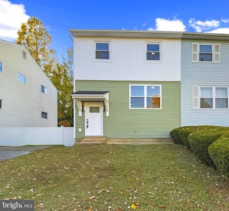 12 Booker Cir, New Castle, DE 19720