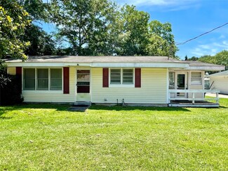 397 Claud Rd, Eclectic, AL 36024