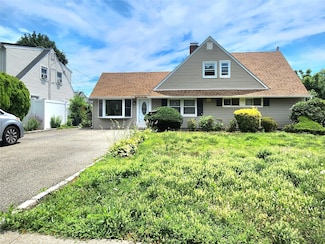 60 Barrister Rd, Levittown, NY 11756
