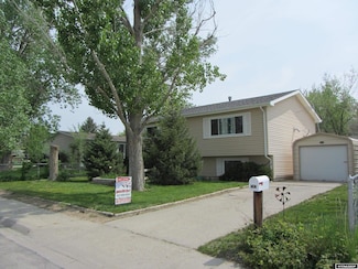 707 Jackson St, Douglas, WY 82633