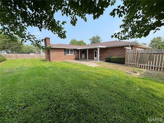1319 W Main St, Bowling Green, MO 63334