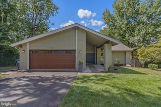 7807 Mulberry Bottom Ln, Springfield, VA 22153