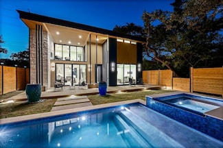 2423 S 5th St, Austin, TX 78704