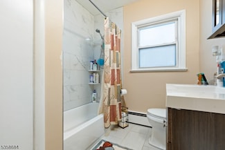 21 W 14th St, Bayonne, NJ 07002