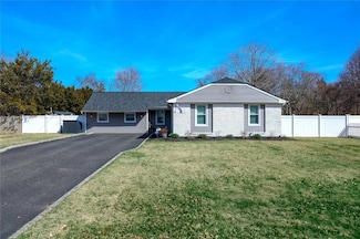 87 Raynor Rd, Ridge, NY 11961