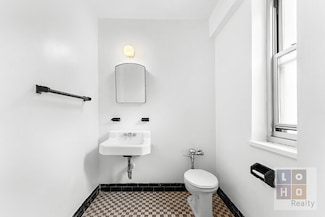 575 Grand St Unit E605, New York, NY 10002