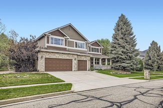 2215 Parkview Dr, Longmont, CO 80504