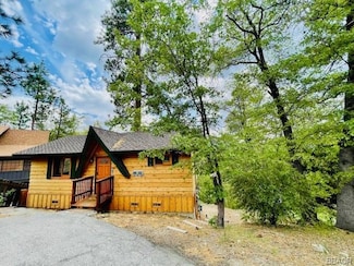 652 Menlo Dr, Big Bear Lake, CA 92315