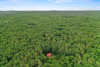 42 Glasheen Rd, Petersham, MA 01366