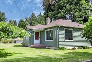 1920 Rocky Point Dr NW, Bremerton, WA 98312