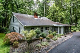 306 Loewner Ln, Hinton, VA 22831