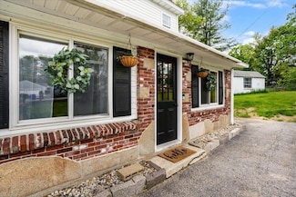 27 Eden St, Manchester, NH 03102