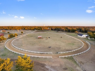 1715 S Joe Wilson Rd, Cedar Hill, TX 75104
