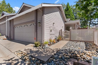 126 Carriage Ln, Grass Valley, CA 95949