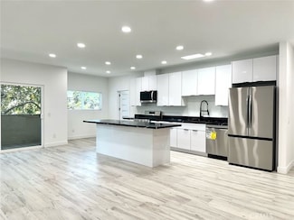 6255 Woodman Ave Unit 201, Van Nuys, CA 91401