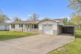 4039 W Dover St, Springfield, MO 65802