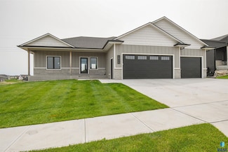 1520 N Marlowe Ave, Sioux Falls, SD 57110