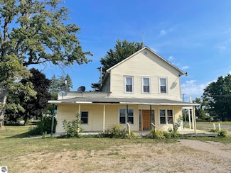 7989 E Fillmore Rd, Ithaca, MI 48847