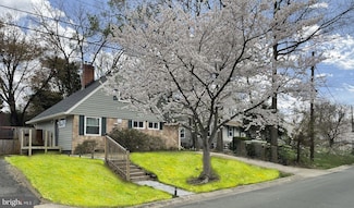 5718 Crawford Dr, Rockville, MD 20851