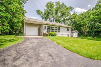 1214 1st St, Redfield, IA 50233