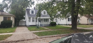 18580 Kingsville St, Harper Woods, MI 48225