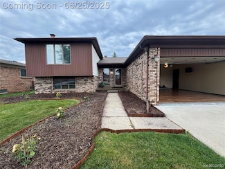 36318 Melbourne Dr, Sterling Heights, MI 48312