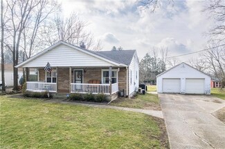 1128 W Overton Dr, New Franklin, OH 44319