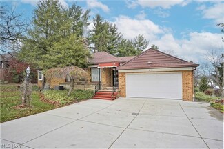 251 Chestnut Rd, Seven Hills, OH 44131