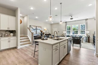 5837 Clear Creek Ln, Charlotte, NC 28215